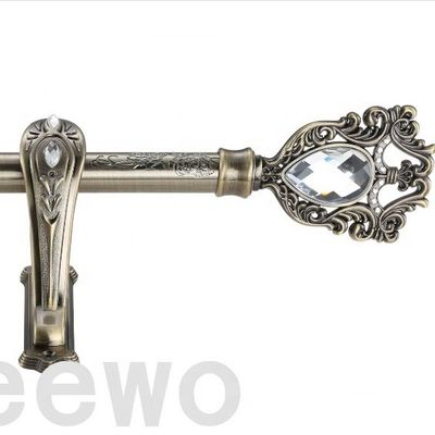 17 سال کارخانه چین میله های پرده پیچ و تاب فلزی عمده فروشی در قطب های پرده لوازم جانبی را دنبال می کند