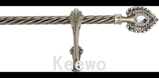 17 سال کارخانه چین میله های پرده پیچ و تاب فلزی عمده فروشی در قطب های پرده لوازم جانبی را دنبال می کند